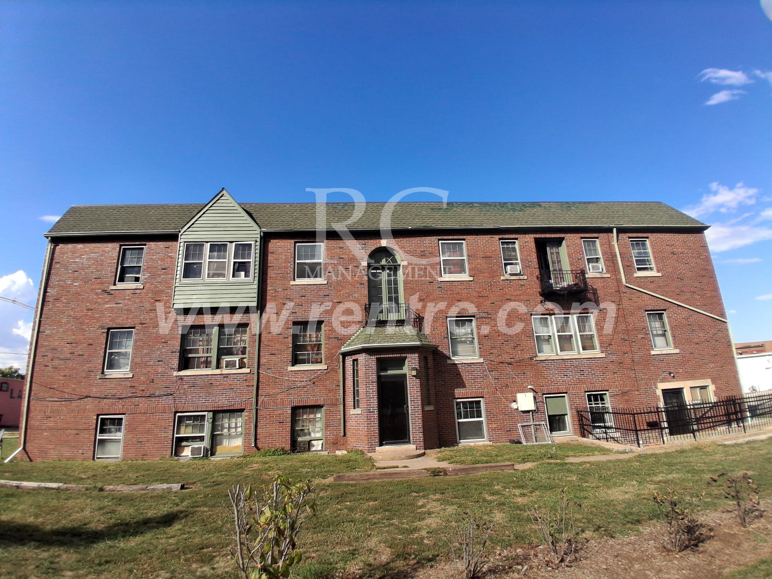 Danville House: 210-145 Walnut