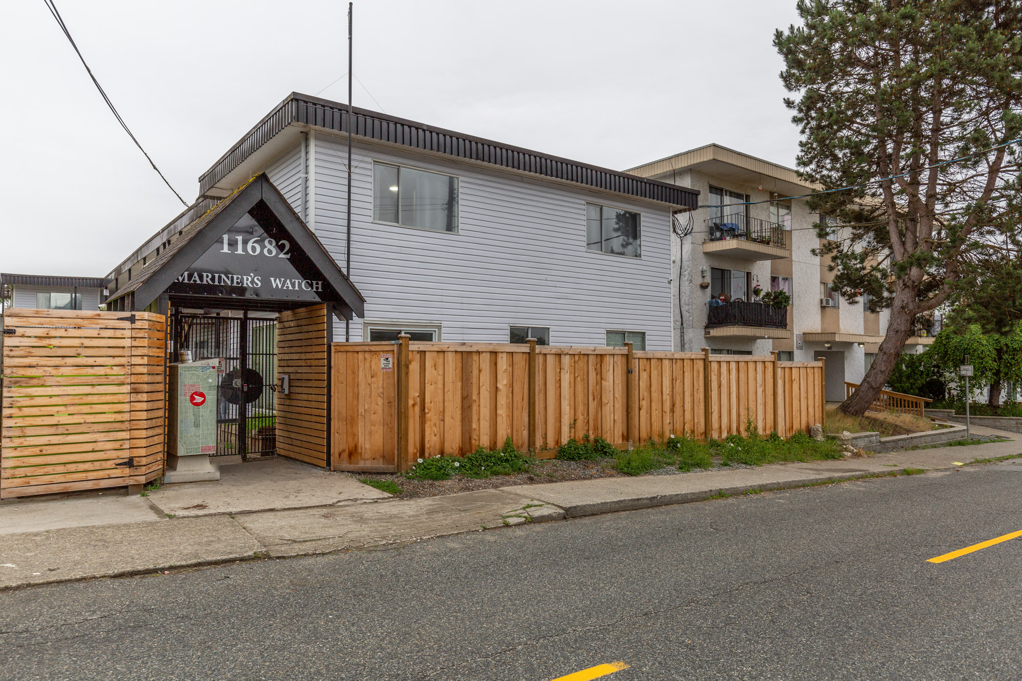 Maple Ridge Condo: 11682 224 Street - 302