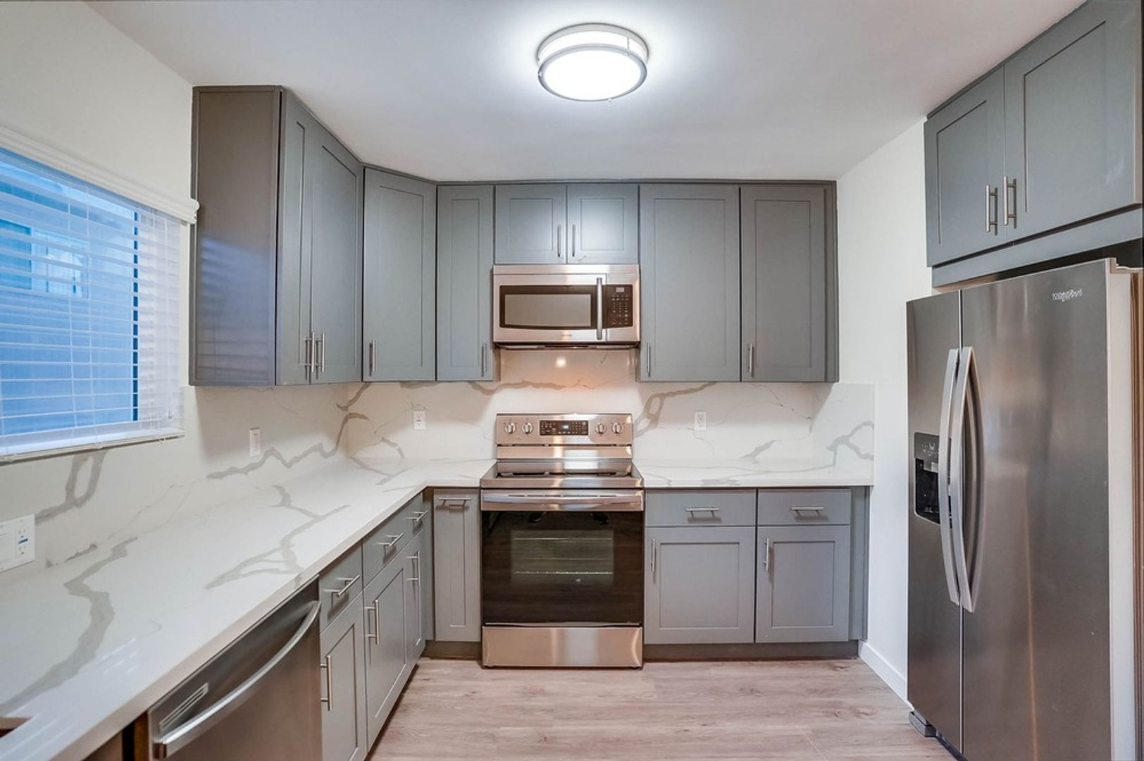 Los Angeles Condo: 2330 S Corning St