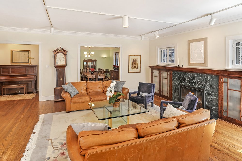 Chicago Condo: 2737 North Hampden