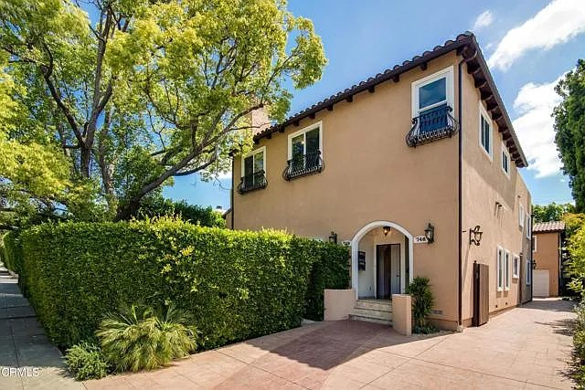West Hollywood Condo: 748 N La Jolla Ave