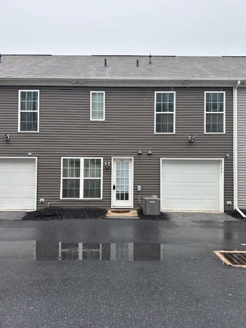 Mechanicsburg House: 3206 Concord Way