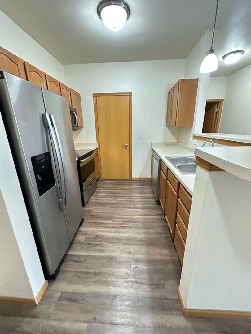 Baraboo Apartment: 915 Ellis Ave
