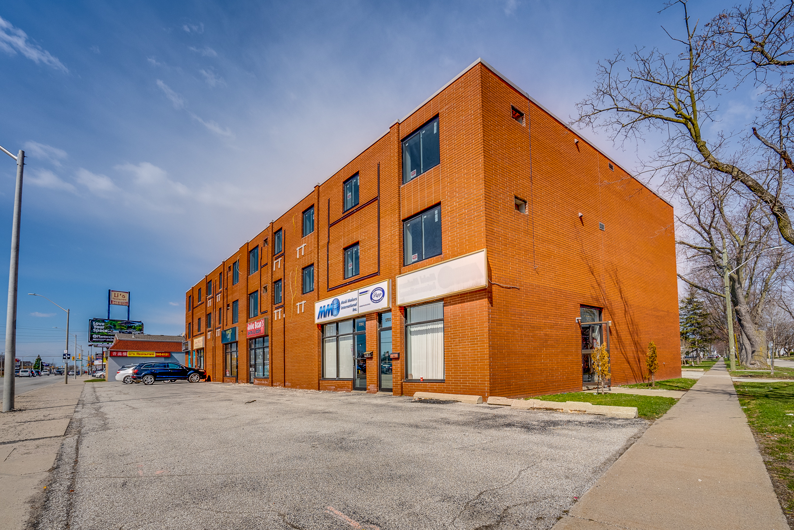 Windsor Condo: 1985 Westcott Rd