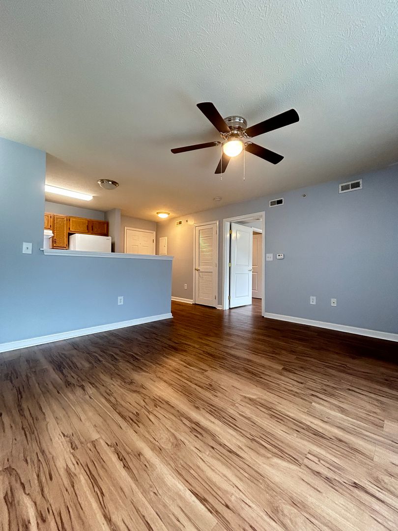 Louisville Apartment: 2132 Rowan St