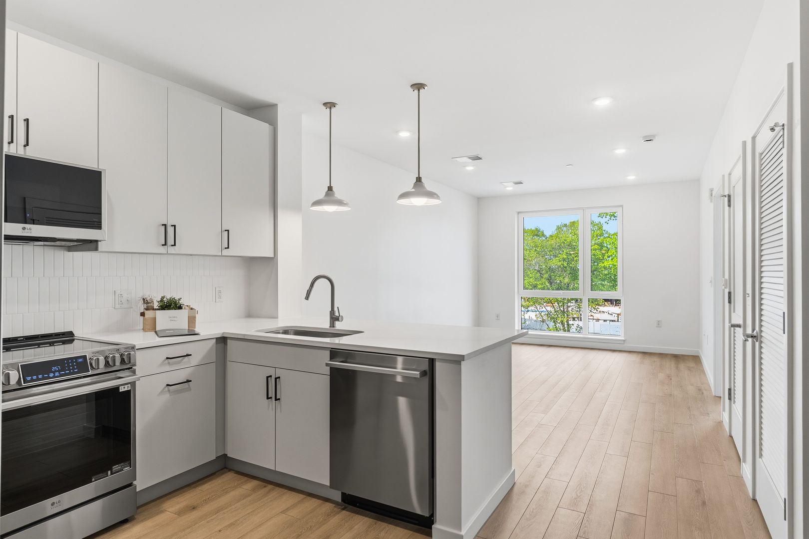 Portsmouth House: 2454 Lafayette Road