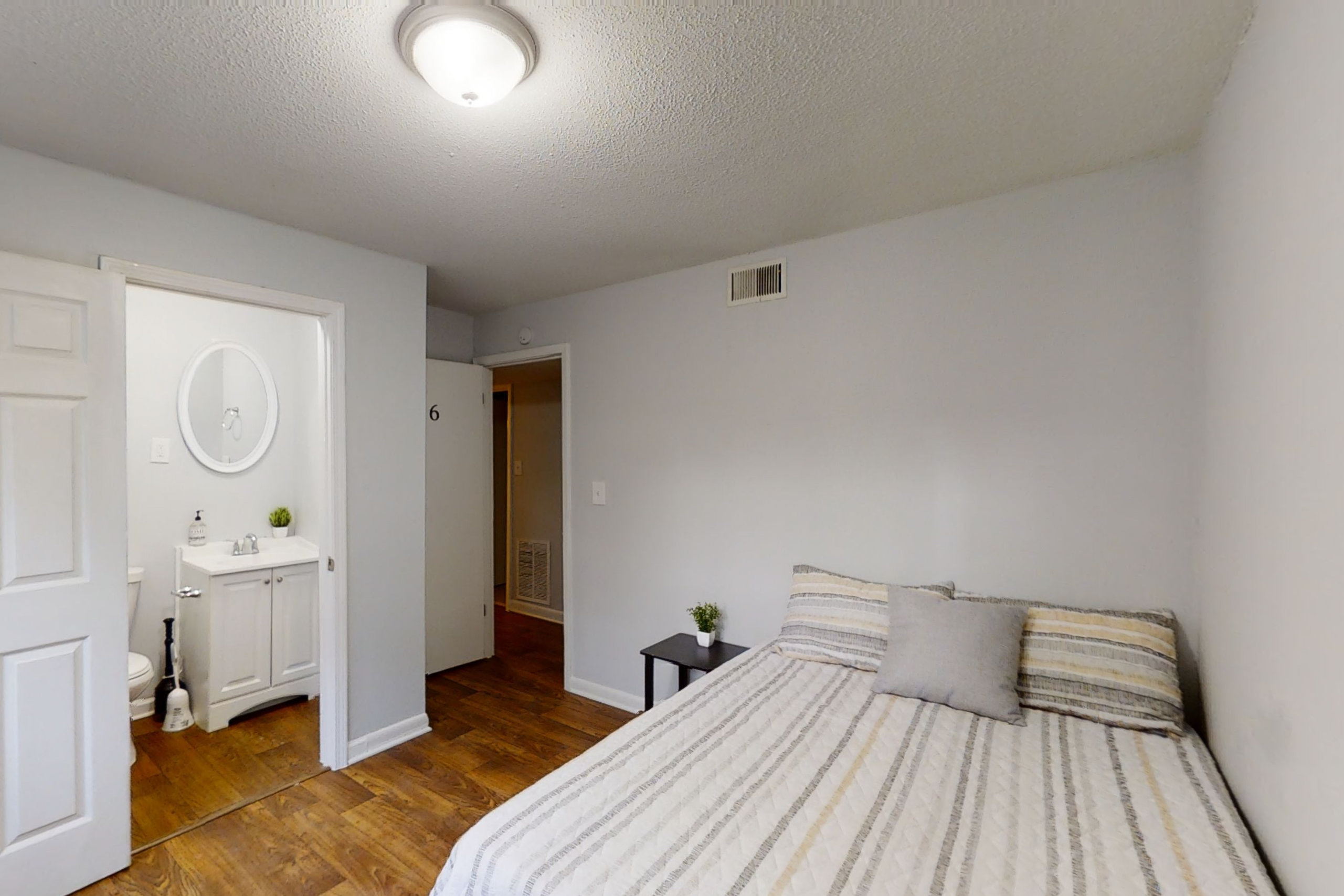 Atlanta House: 3791 N Camp Creek Pkwy