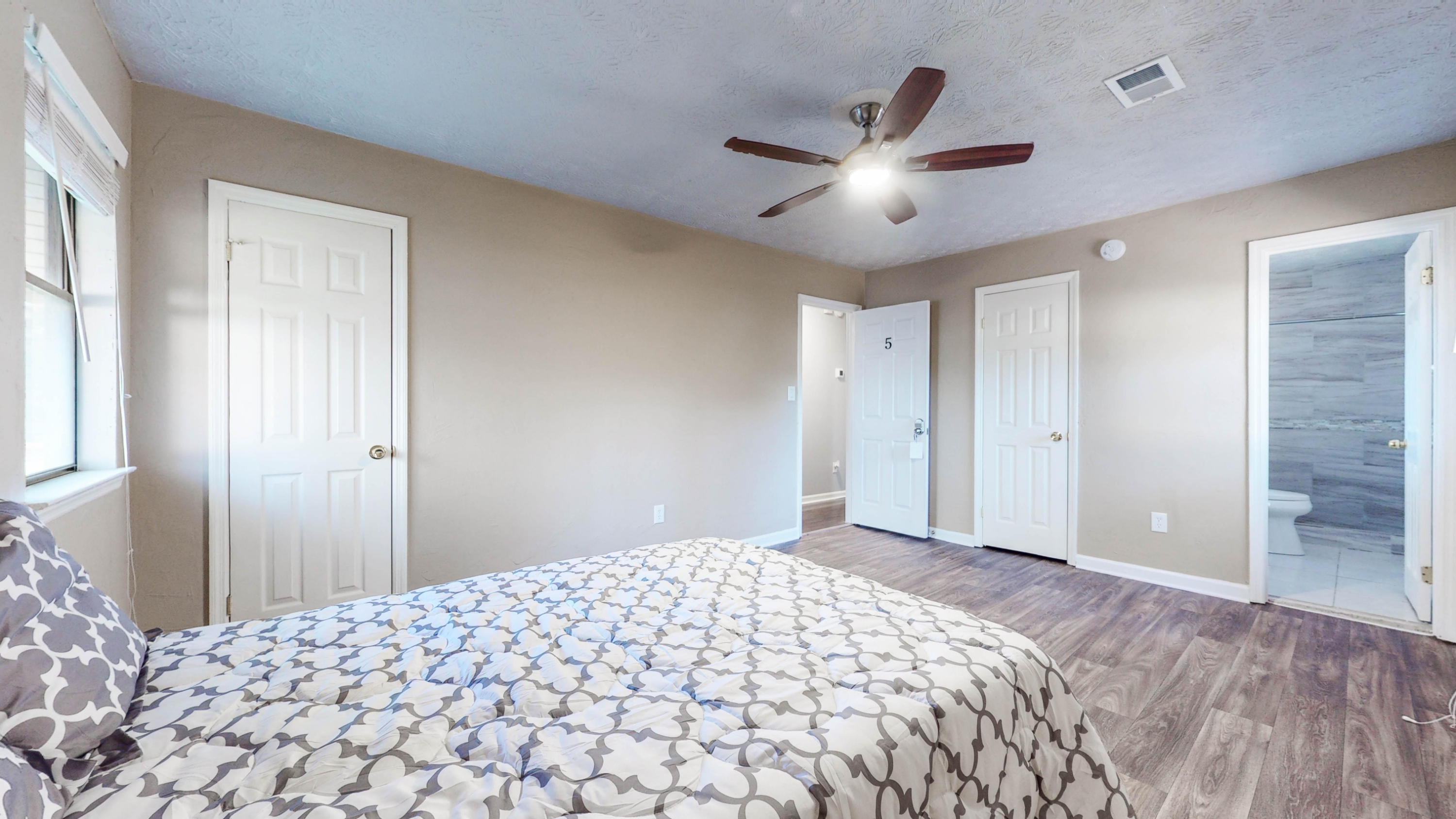 Jonesboro House: 383 Wesley Park