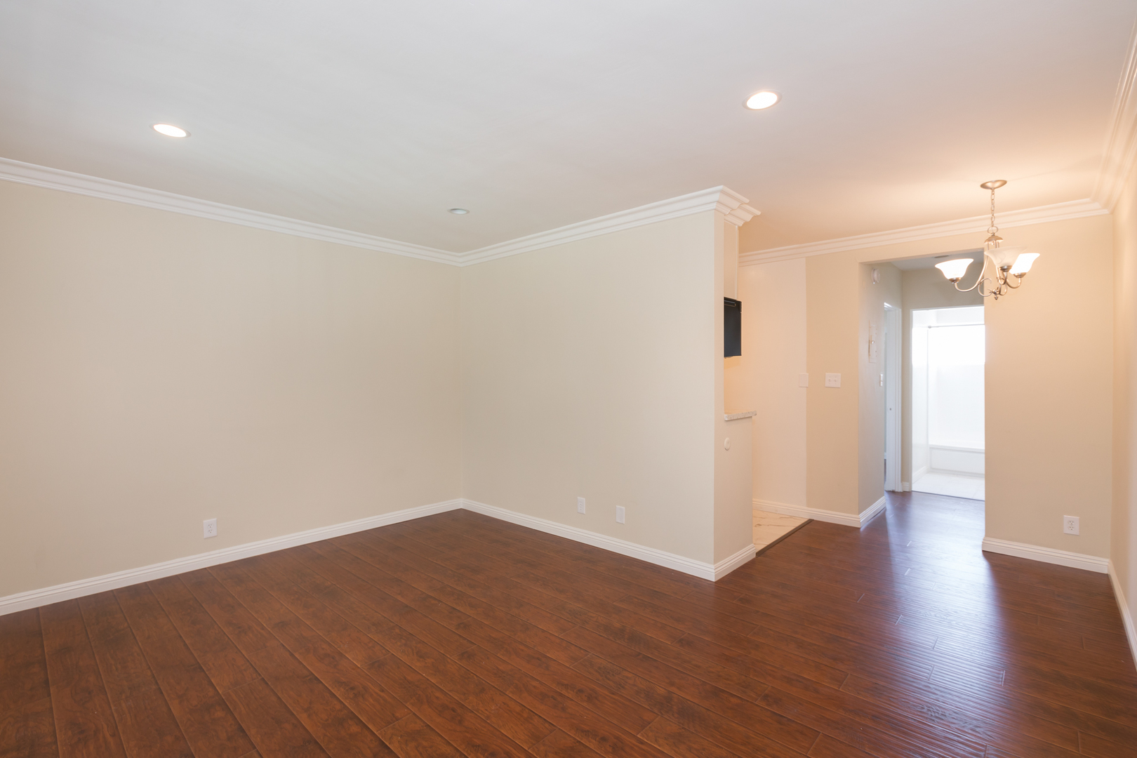 Van Nuys Condo: 14024 Oxnard St.