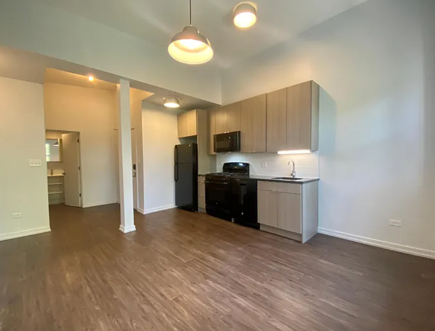 Chicago Apartment: 5051 N Kenmore Ave