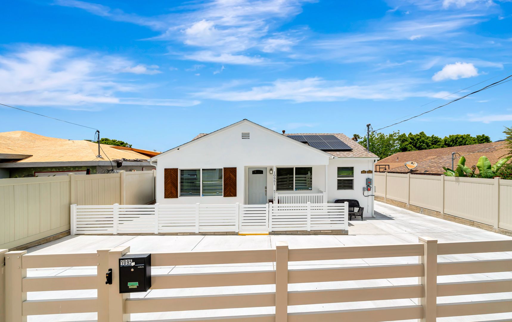 Sunland House: 10951 Whitegate Ave, Sunland CA 91040