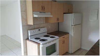 Deerfield Beach Townhome: 405 SW 13 Pl