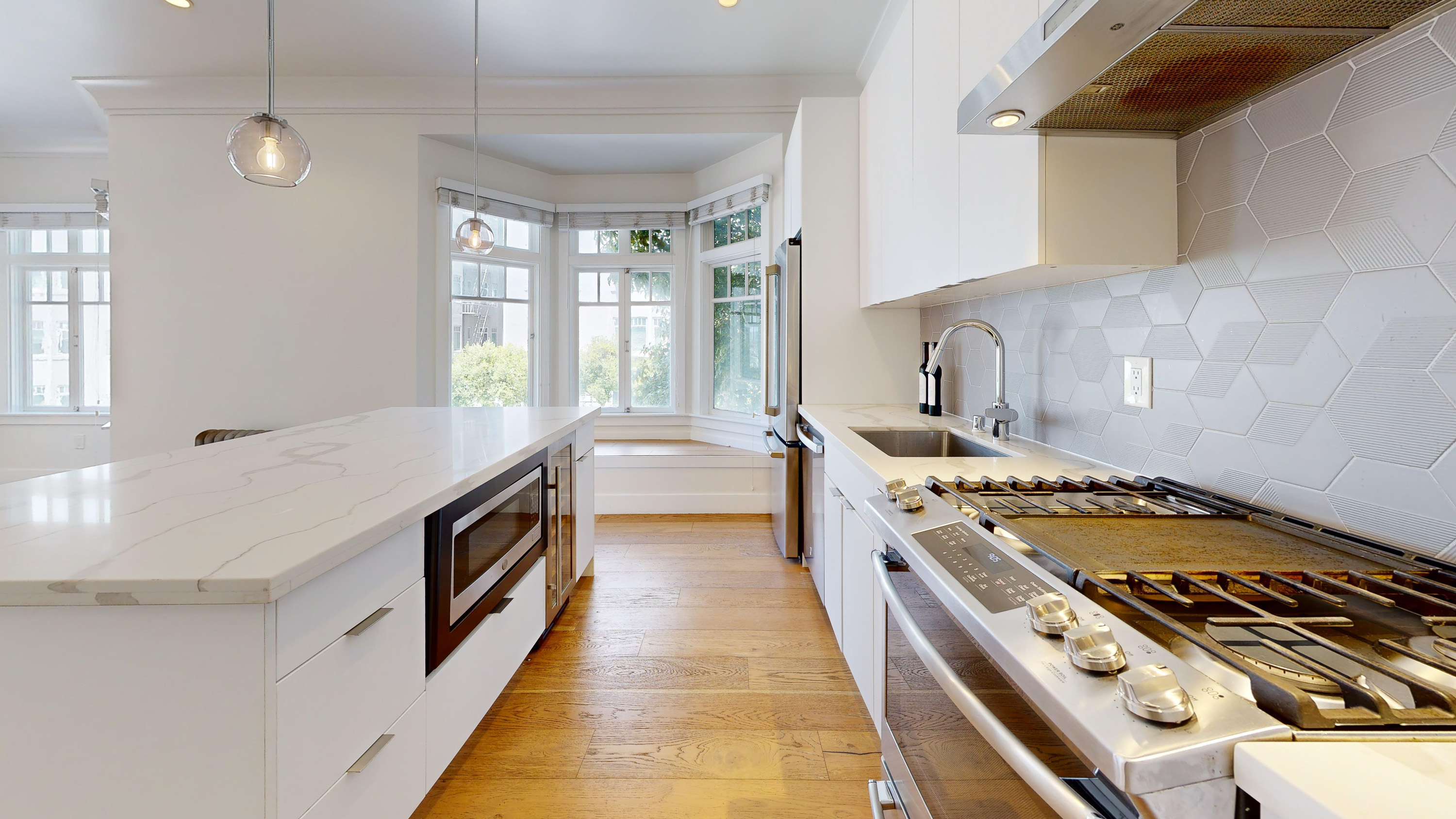 San Francisco Condo: 1305 Lombard St