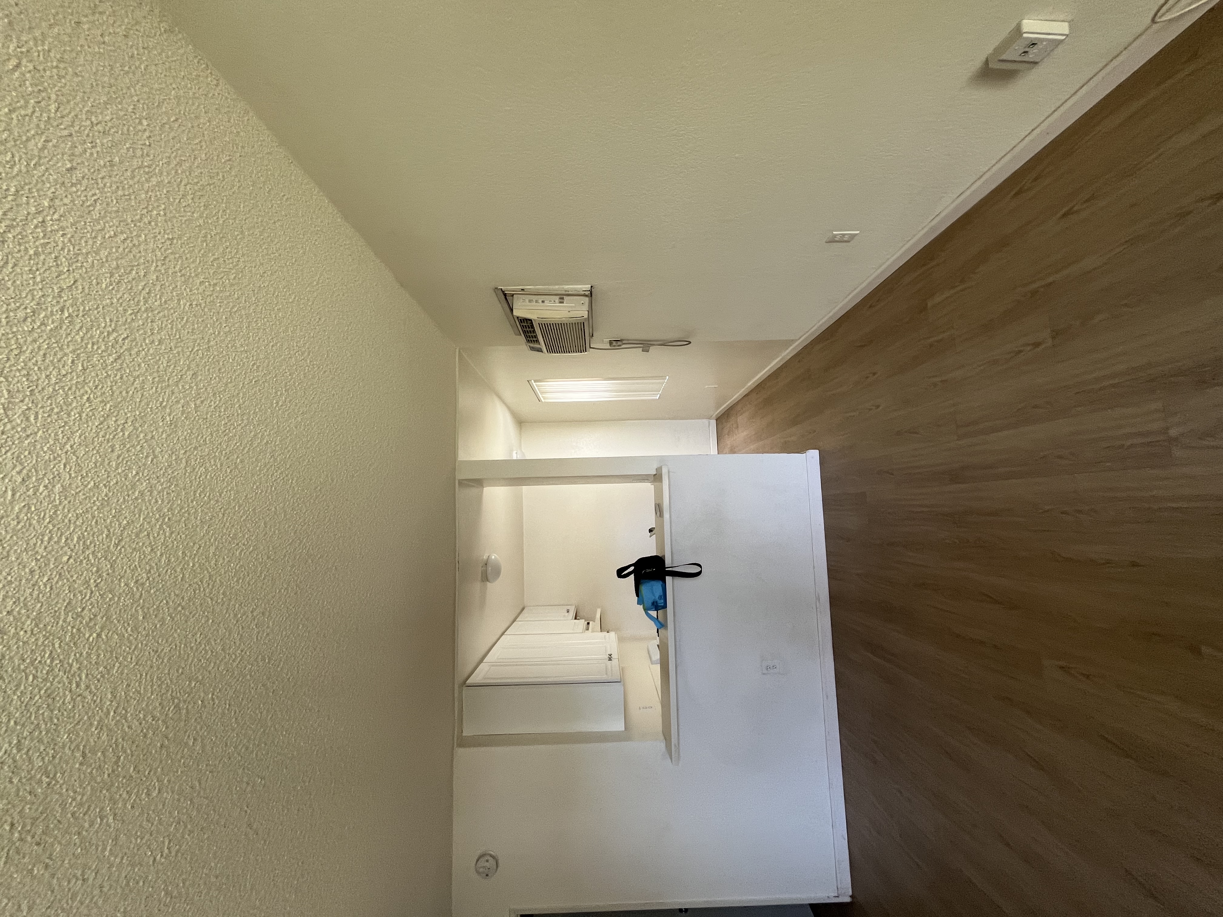 North Hollywood Condo: 11438 Killion St.
