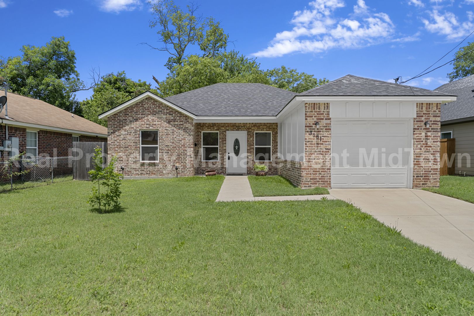 Dallas House: 3331 Spring Ave,