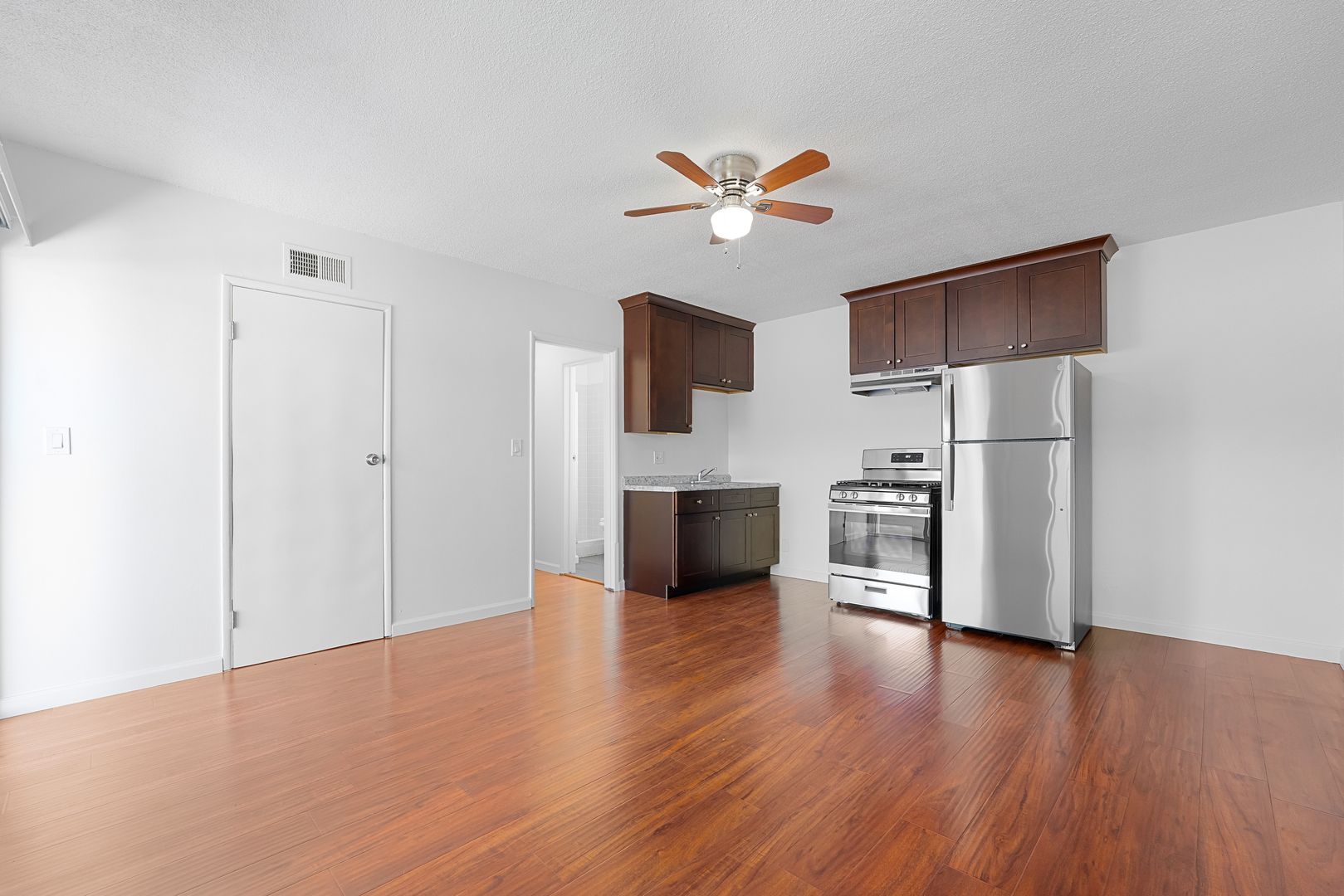 Inglewood Condo: 10920 S Osage Ave.