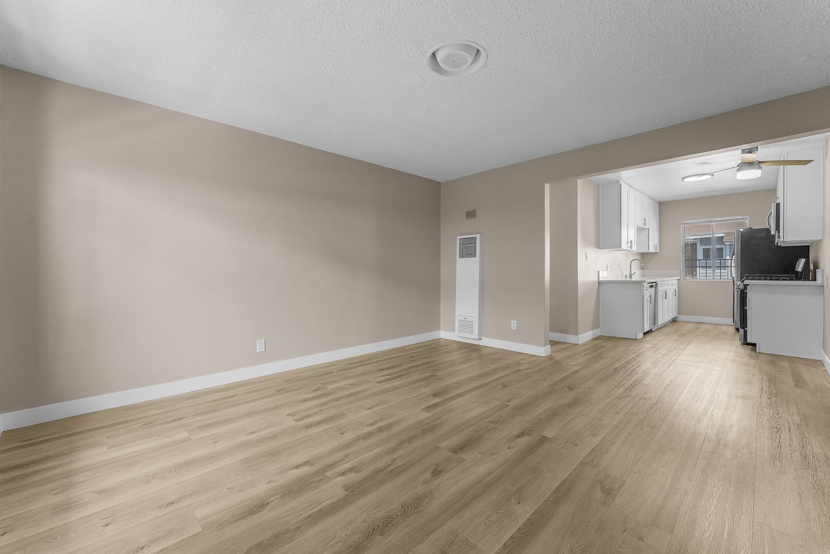 Inglewood Condo: 531 W Hyde Park Blvd