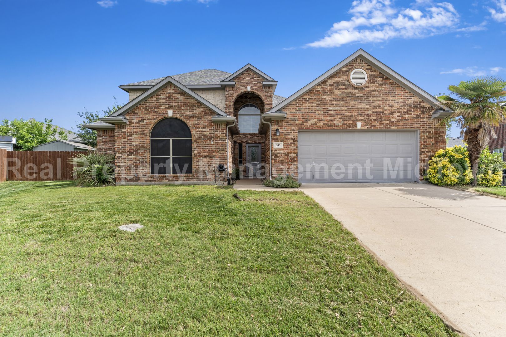 Arlington House: 343 Mesquite Hill Drg.