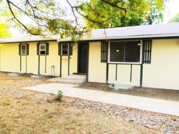 Broomfield House: 13071 Irving Court