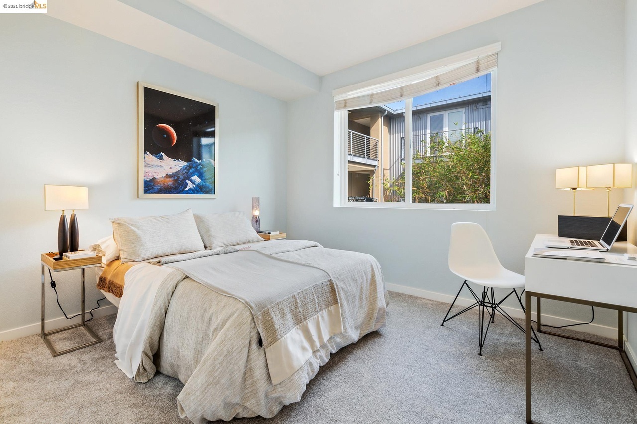 Oakland Apartment: 3090 Glascock St