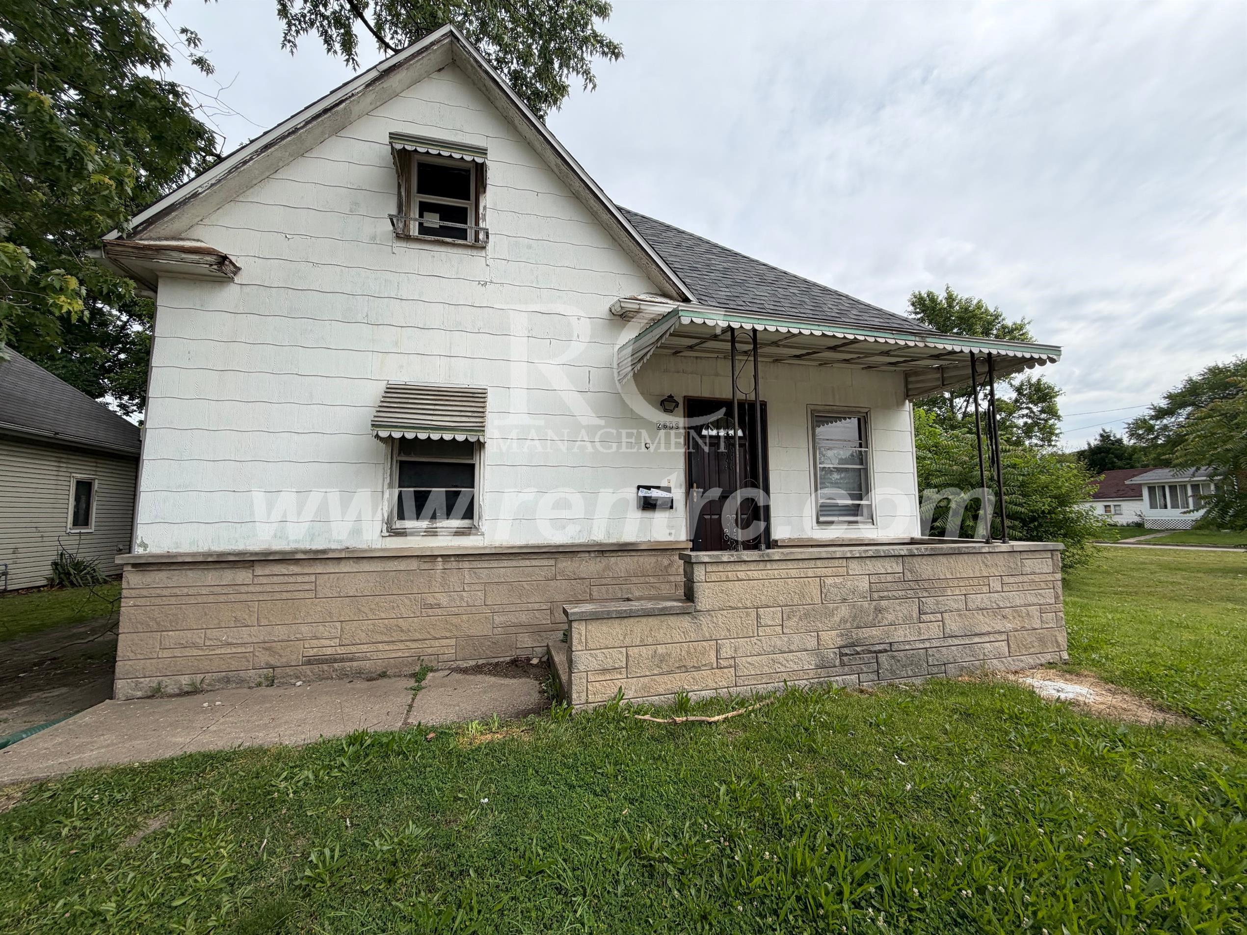Danville House: 2809 Main