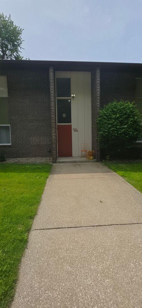South Bend House: 2500 Topsfield Rd
