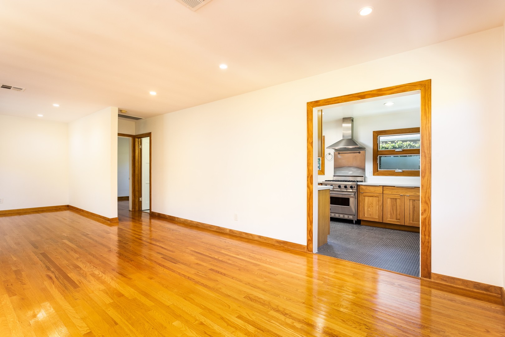 Los Angeles Condo: 3515 Beethoven St.