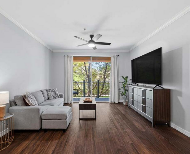 Irving Condo: 330 Las Colinas Blvd