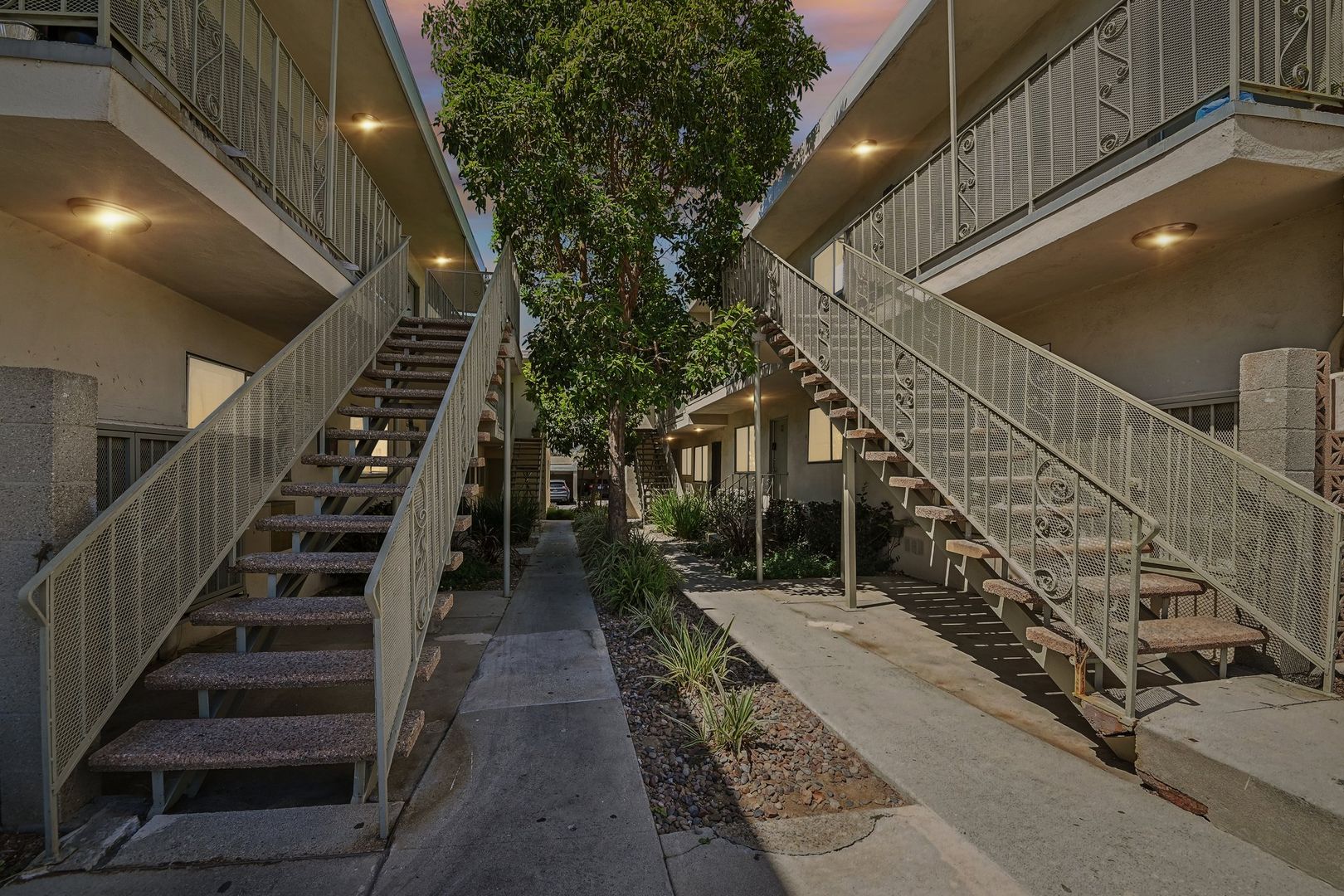 Los Angeles Condo: 1731 W 120th St