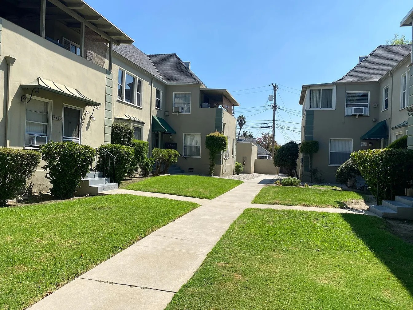 Glendale Condo: 1424 E Wilson Ave