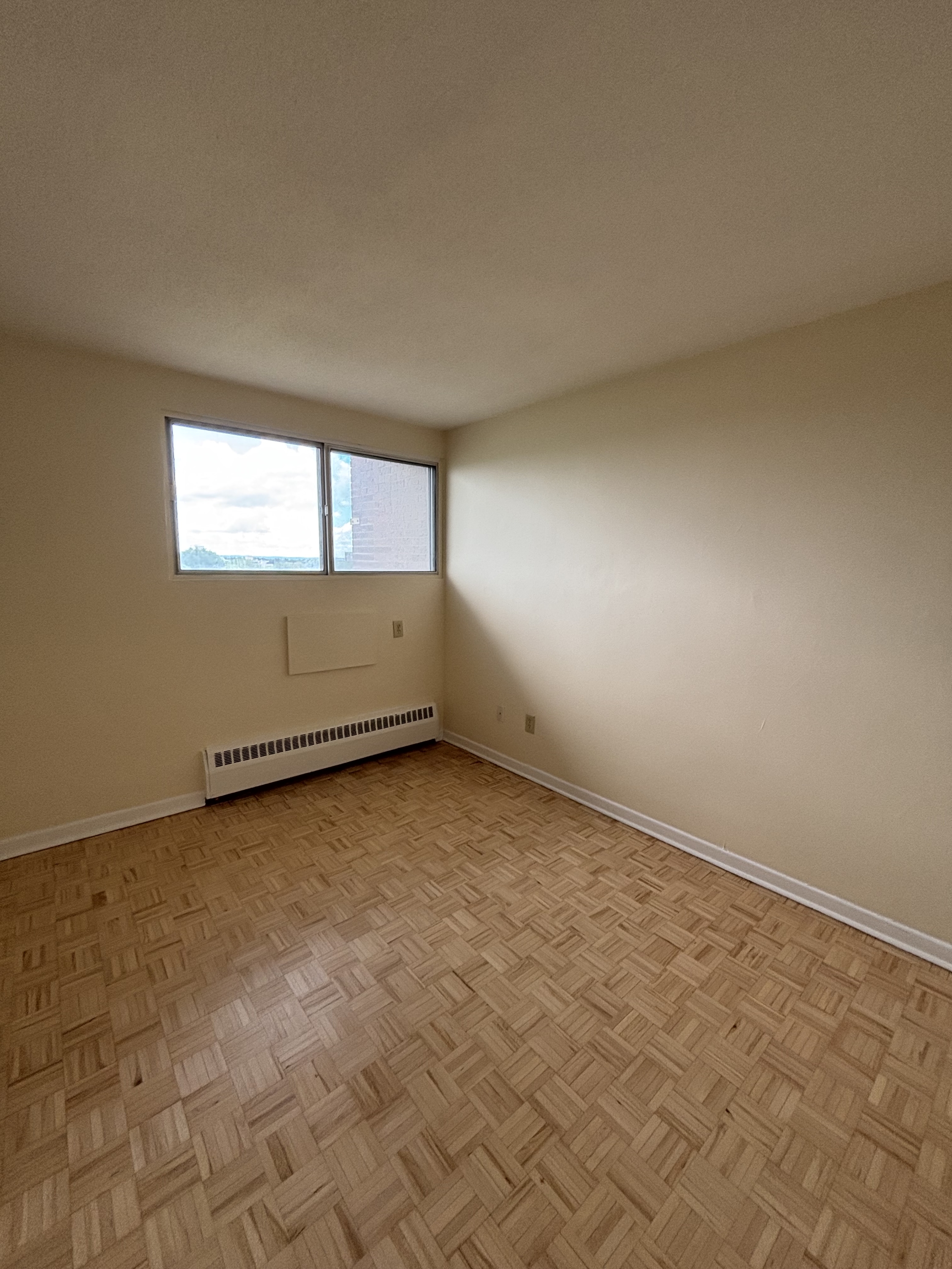 Ottawa Condo: 345 Laurier Ave E