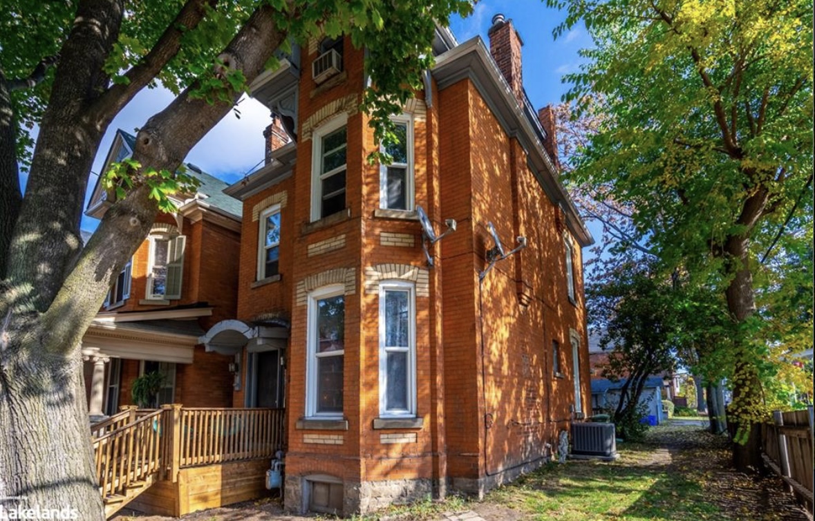 Hamilton Condo: 107 Erie Ave