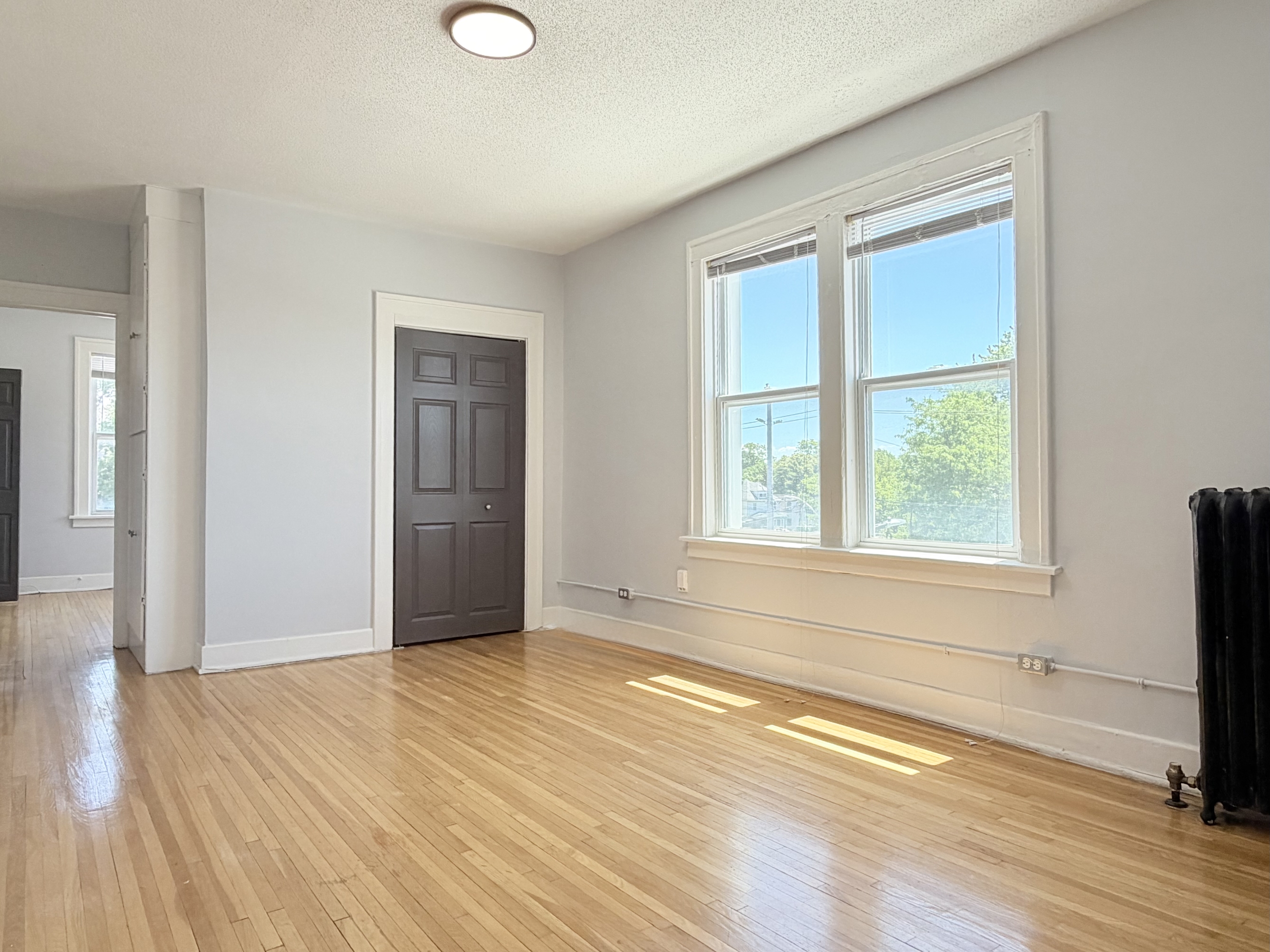 Windsor Condo: 1518 University Ave W