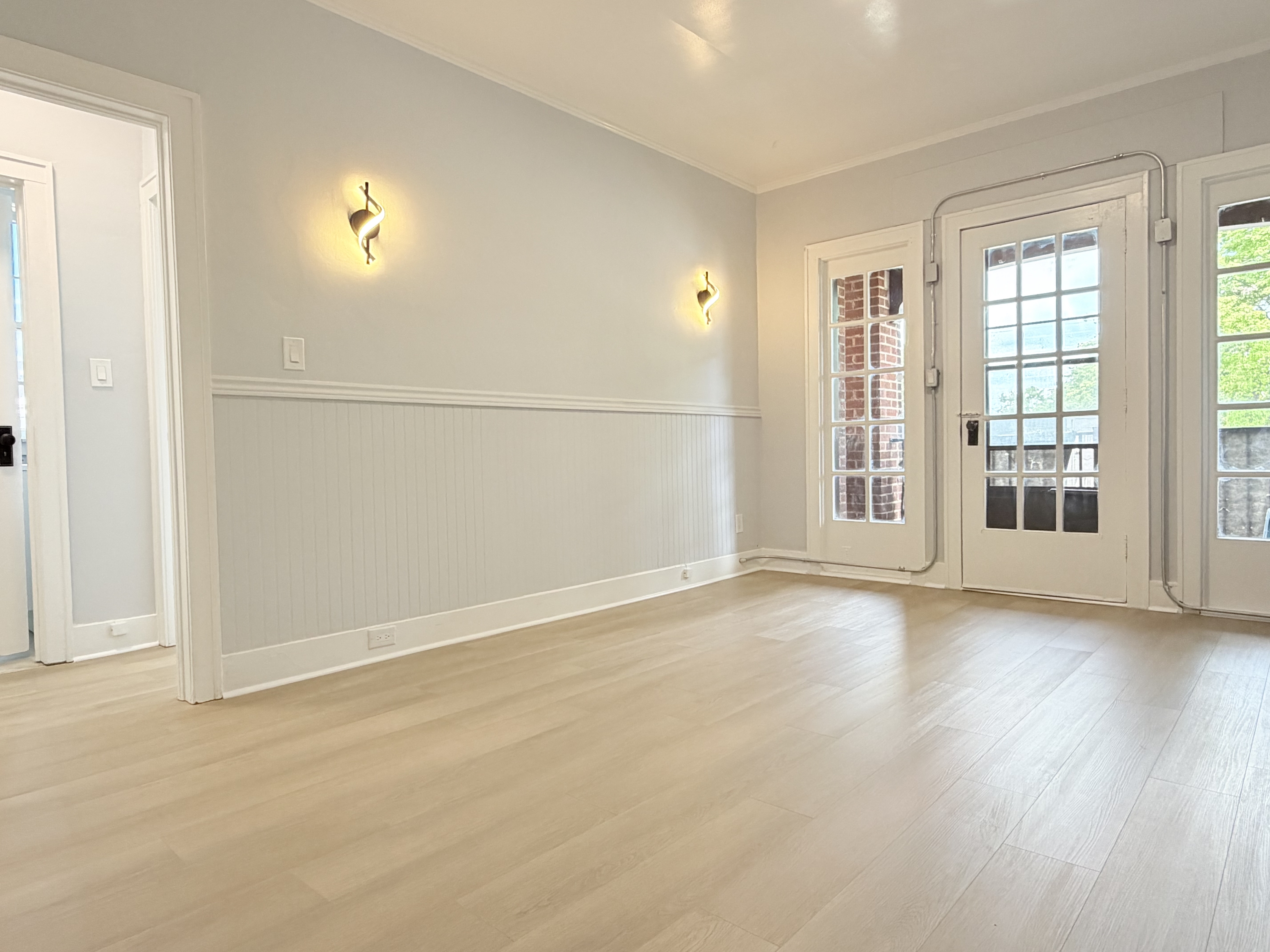 Windsor Condo: 36 Hanna St W