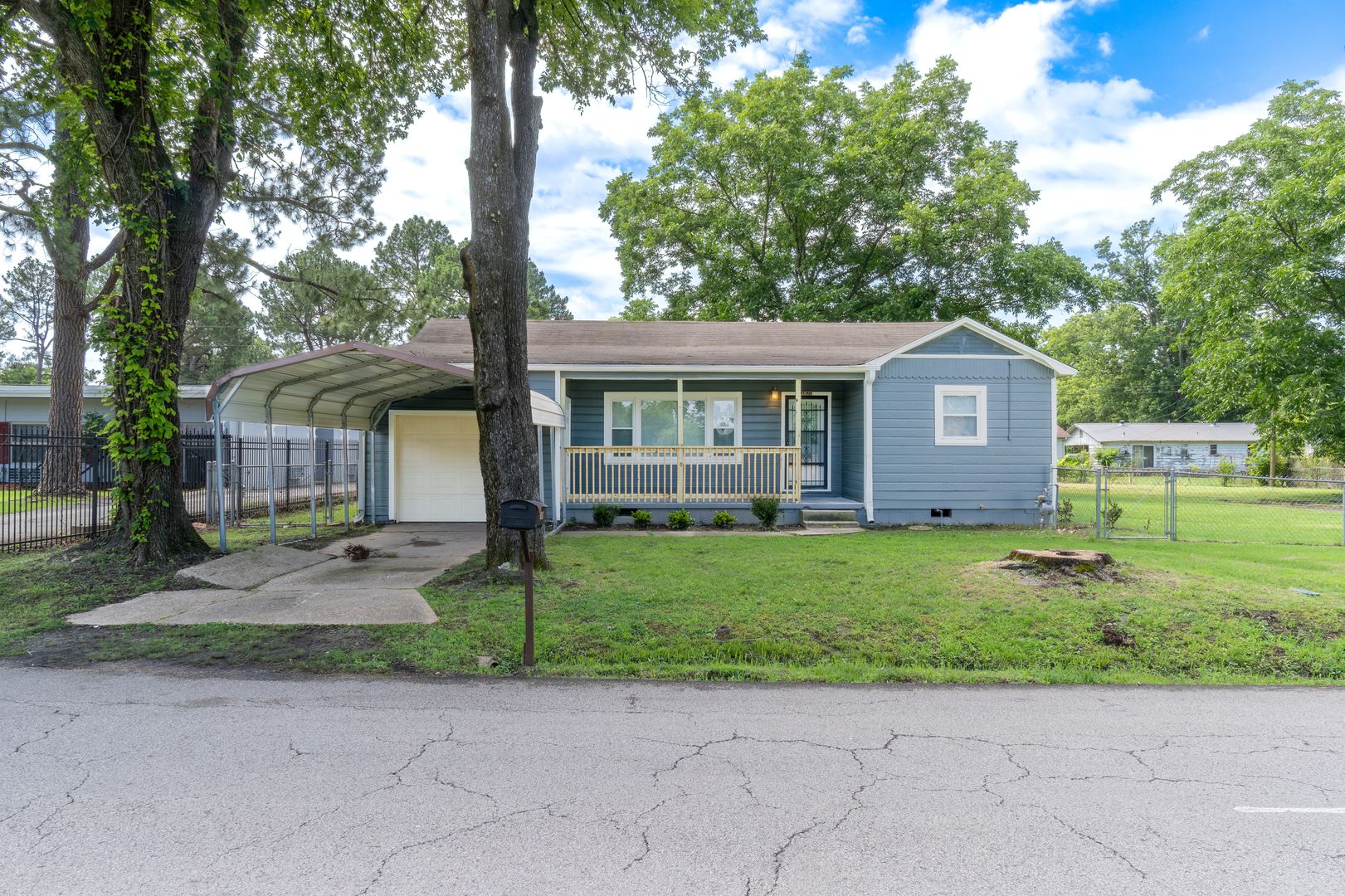 Fort Smith House: 3806 Armour Avenue