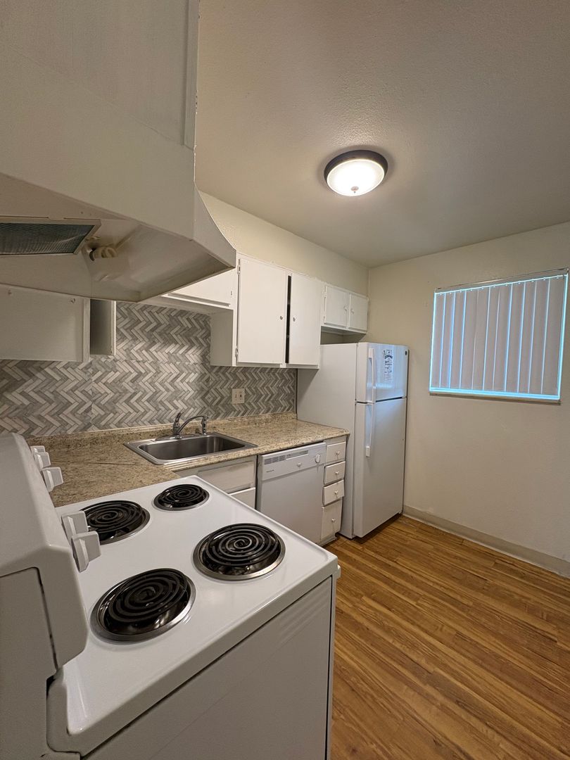 Denver Apartment: 1975 S Decatur St