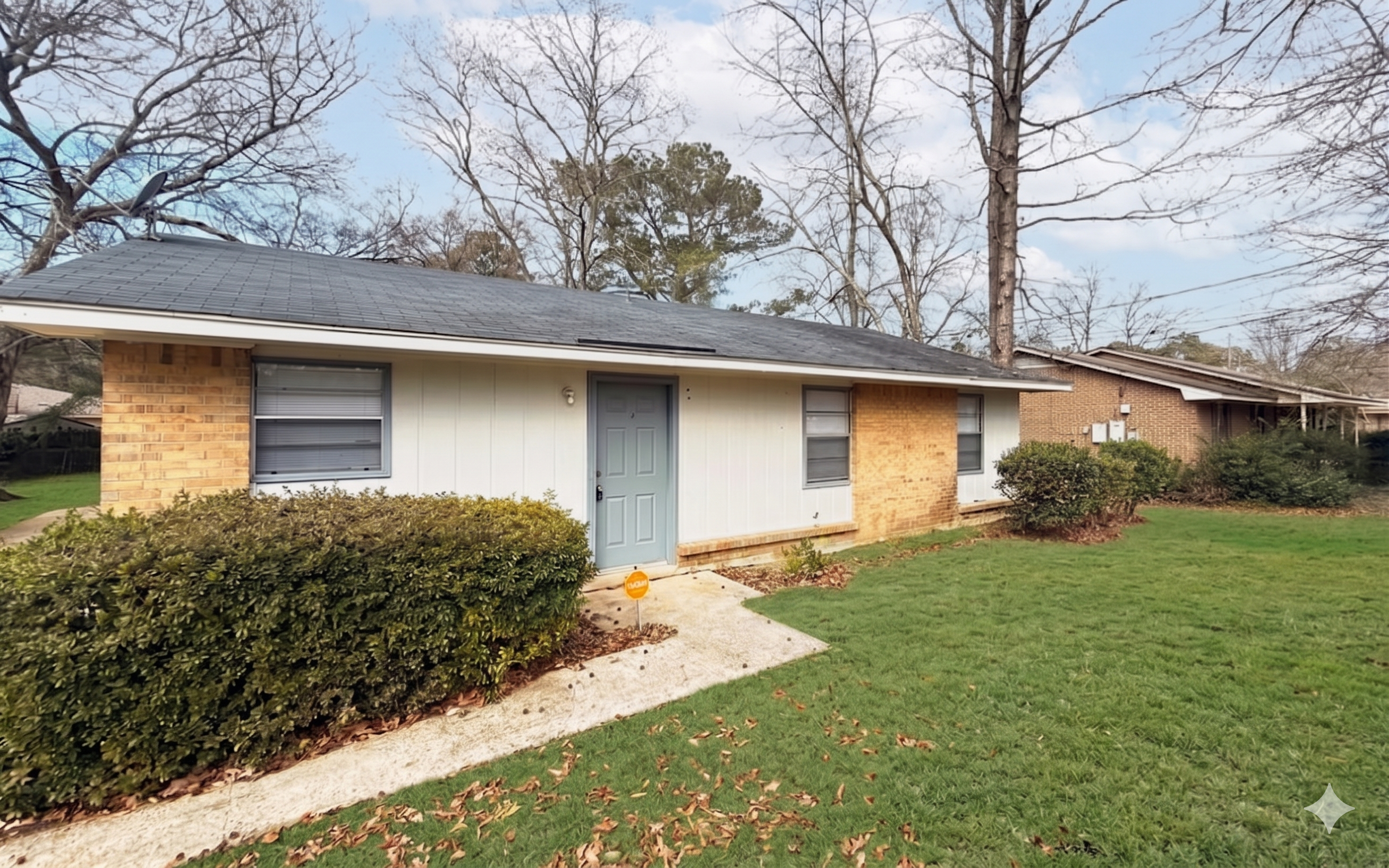 Montgomery House: 6265 Wares Ferry Rd, Montgomery, AL 36117