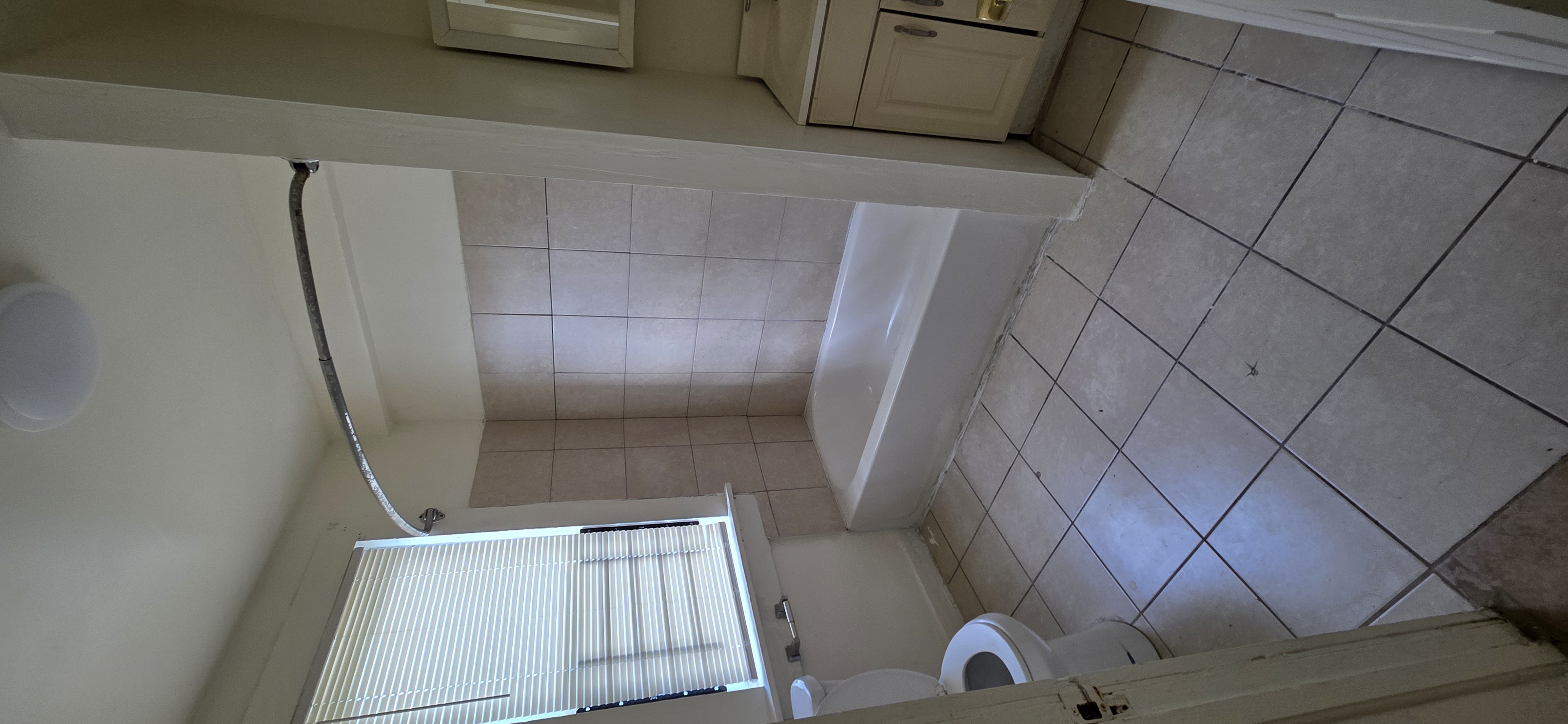 DrBaltimore, Condo: 4001 Derby Manor