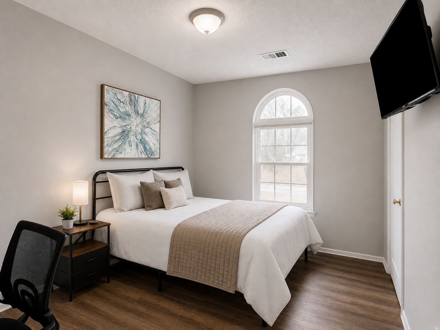 Stone Mountain House: 1045 Forest