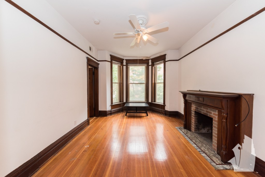 Chicago Condo: 851 West Wellington Avenue