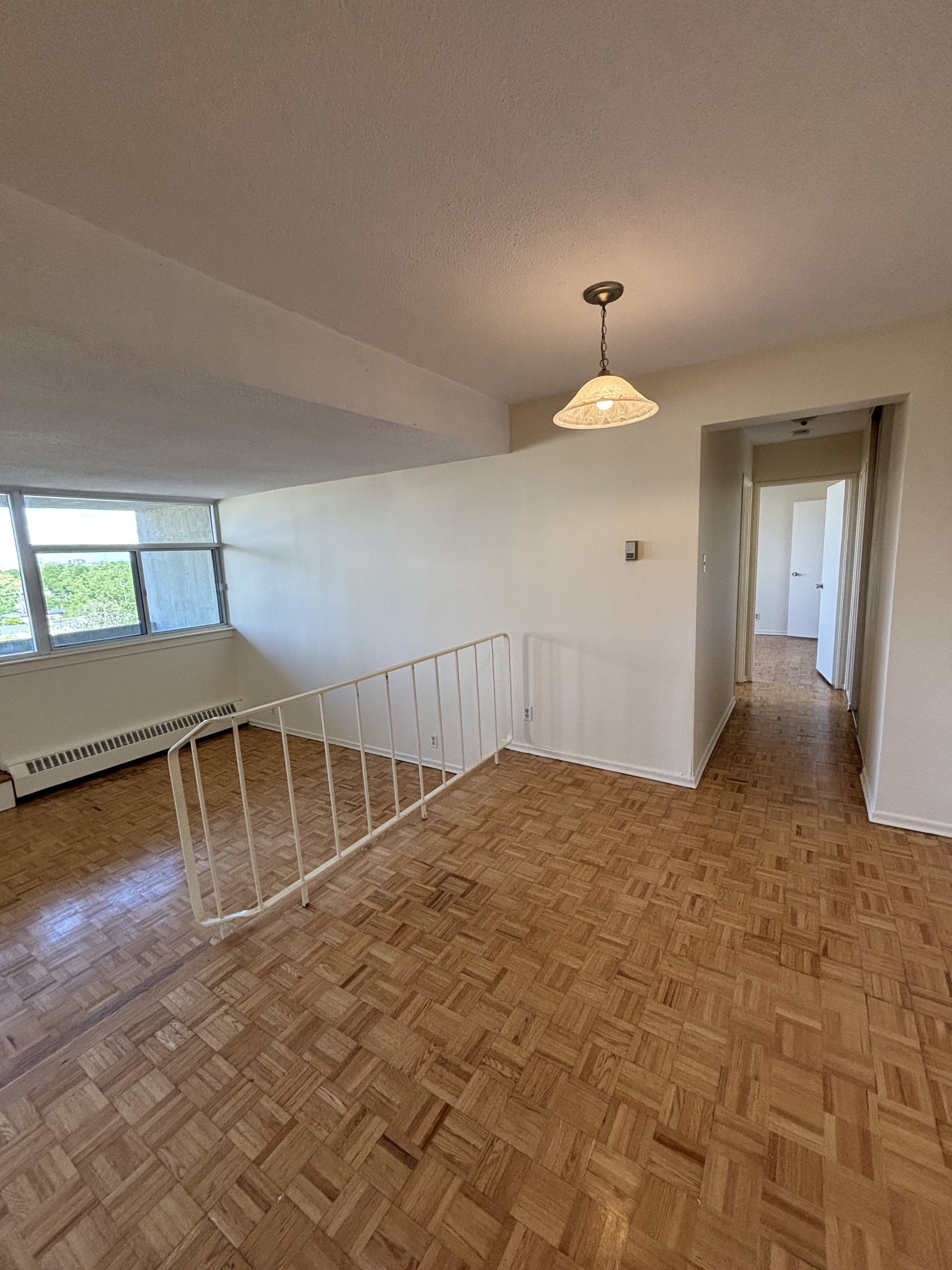 Ottawa House: 70 MCEWEN Ave