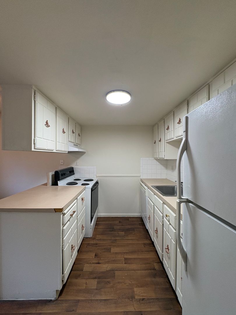 Lakewood Condo: 915 Carr Street