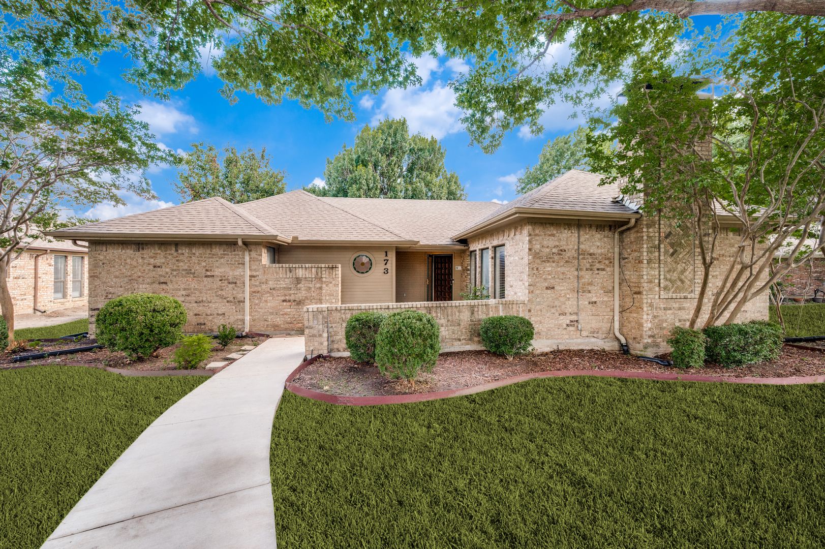 Coppell House: 173 Simmons Drive