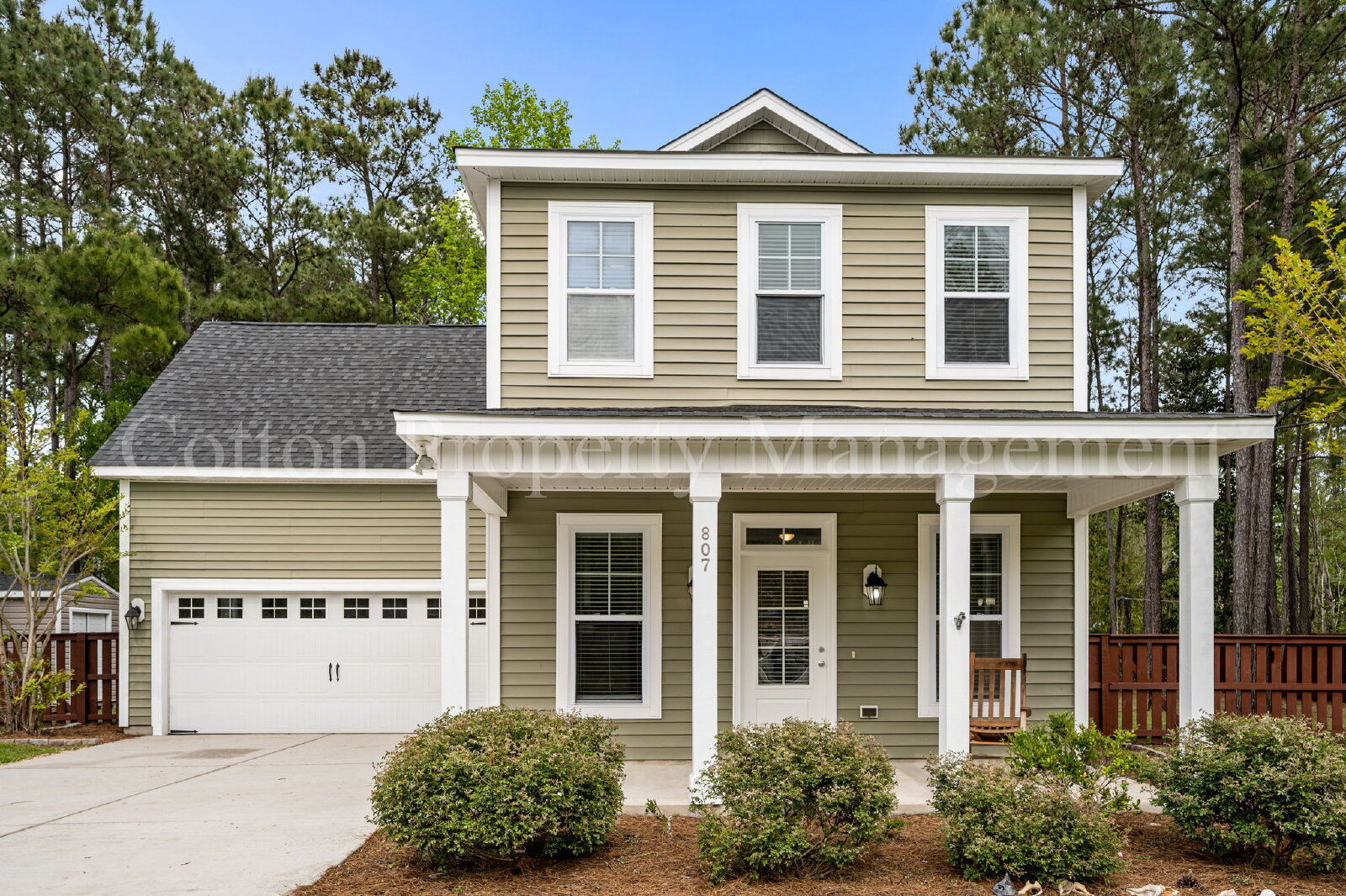 Hampstead House: 807 Dan Owen Dr