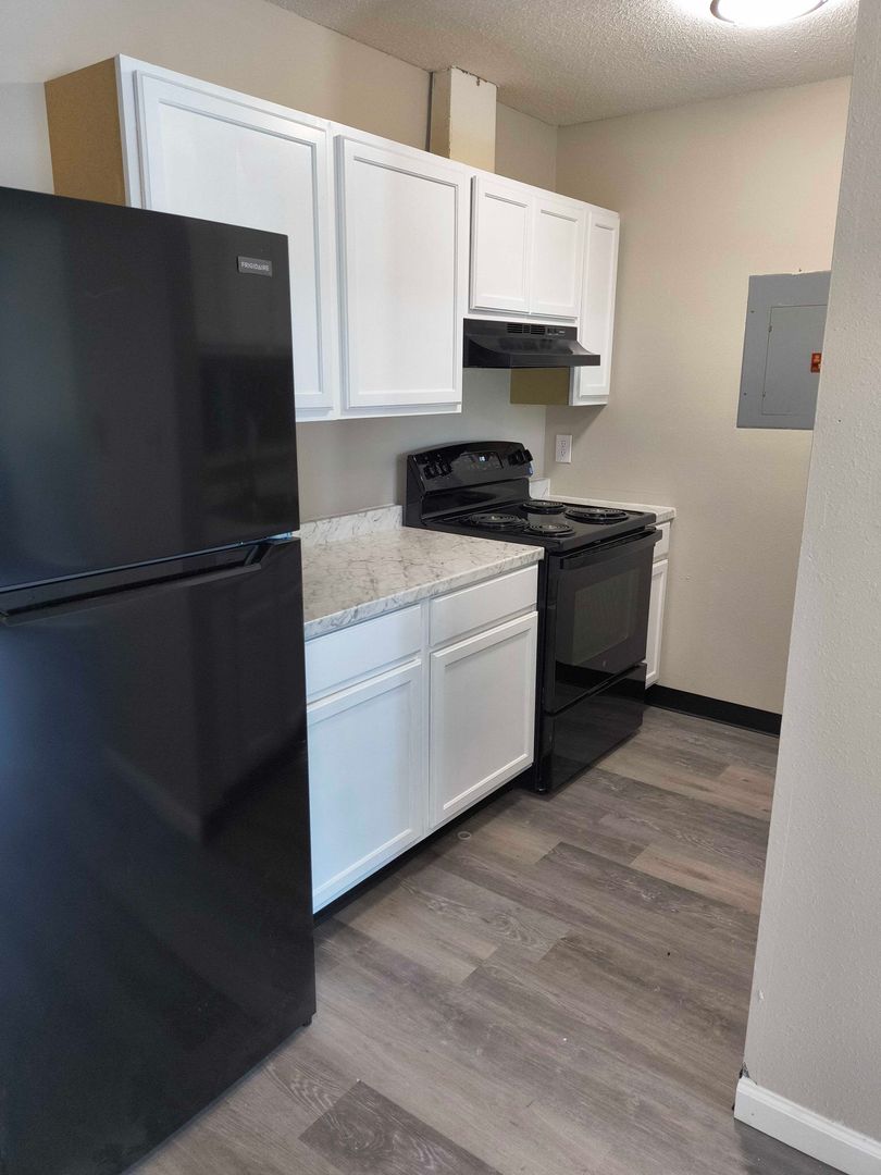 Centralia Apartment: 1104 E 13 St