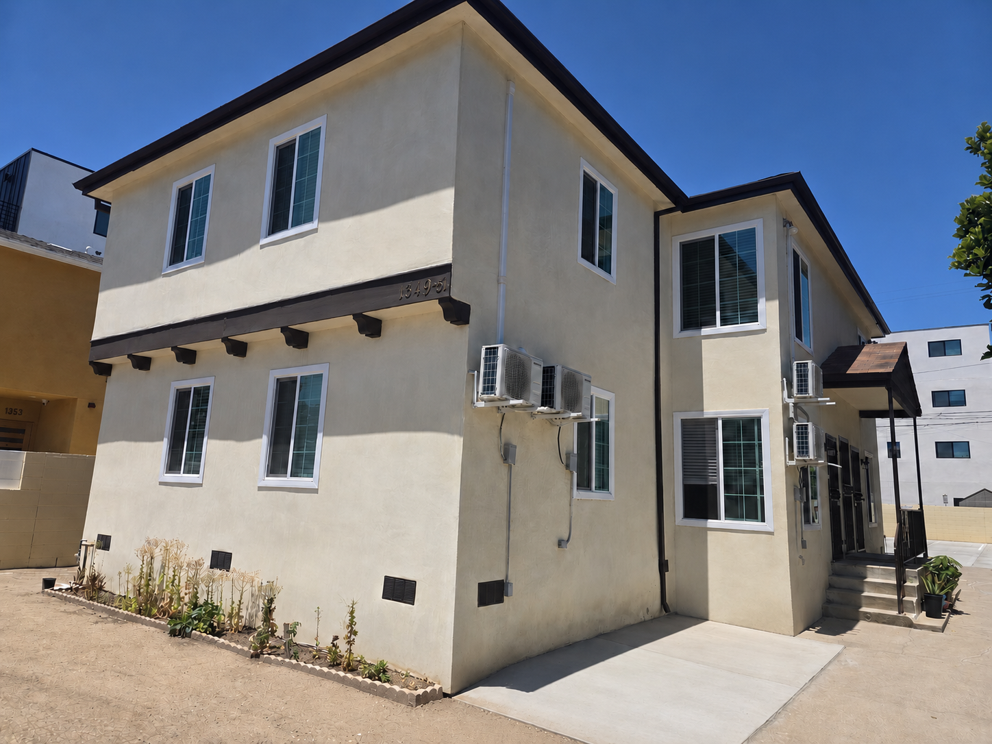 Los Angeles Condo: 1349 W 35th Pl