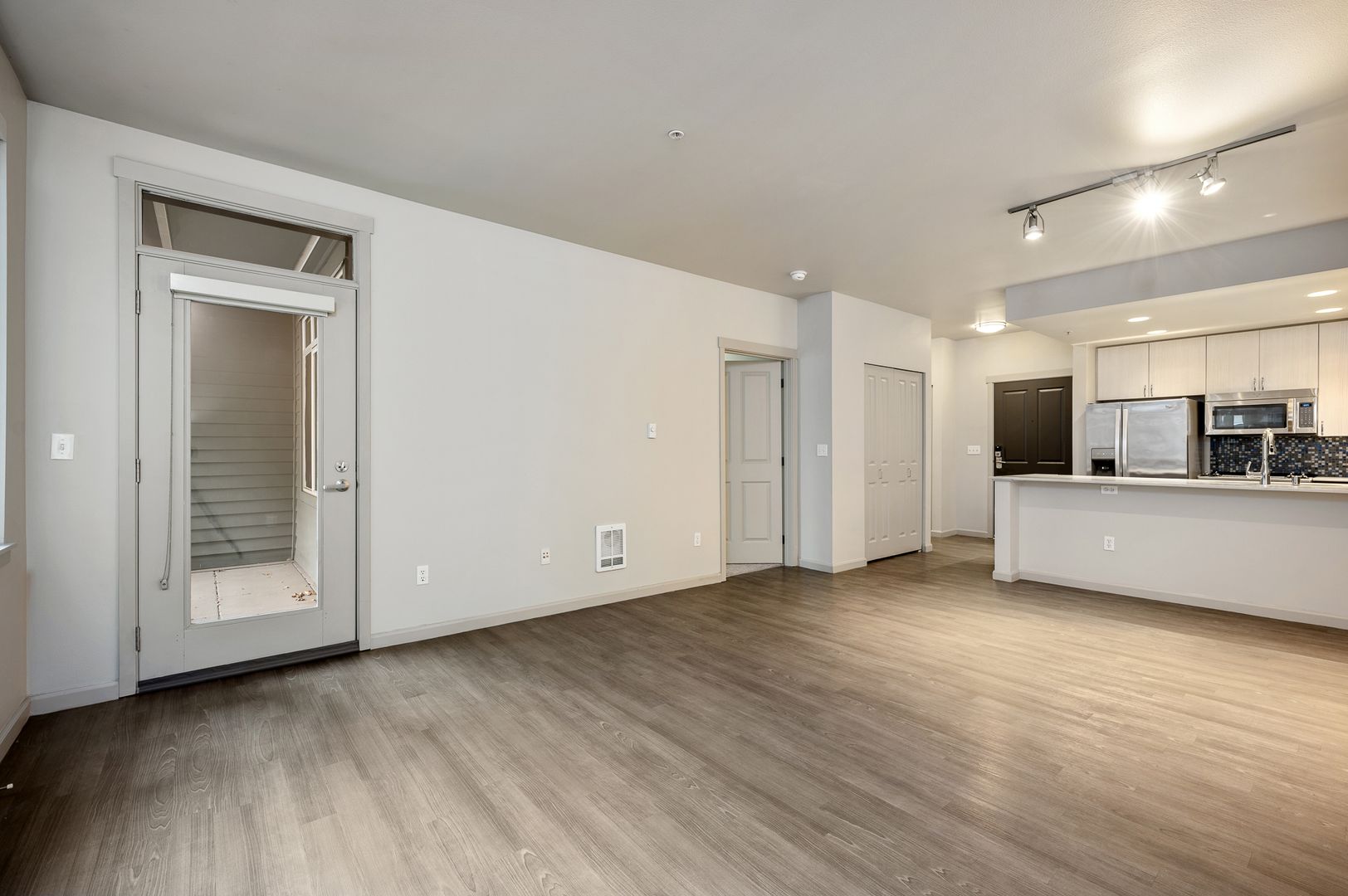 Bellevue Apartment: 37 103rd Ave NE