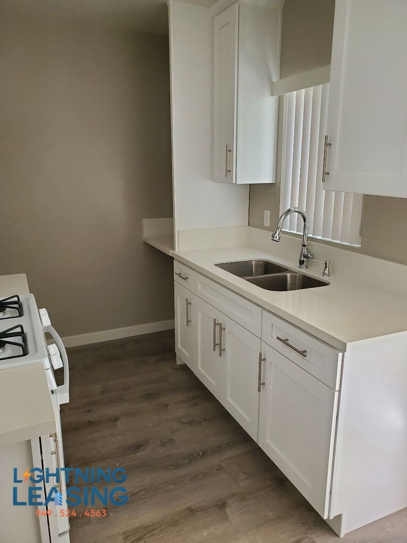Glendale Condo: 212 W Elk Ave
