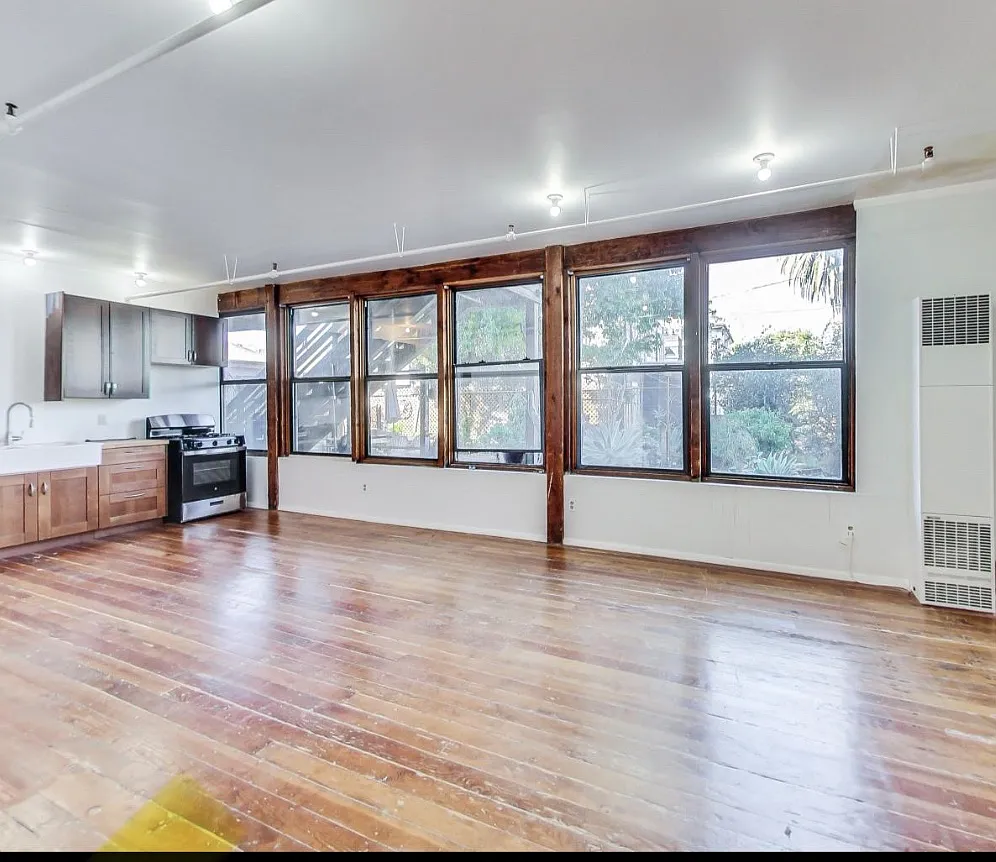 Oakland Condo: 2889 Ford Street