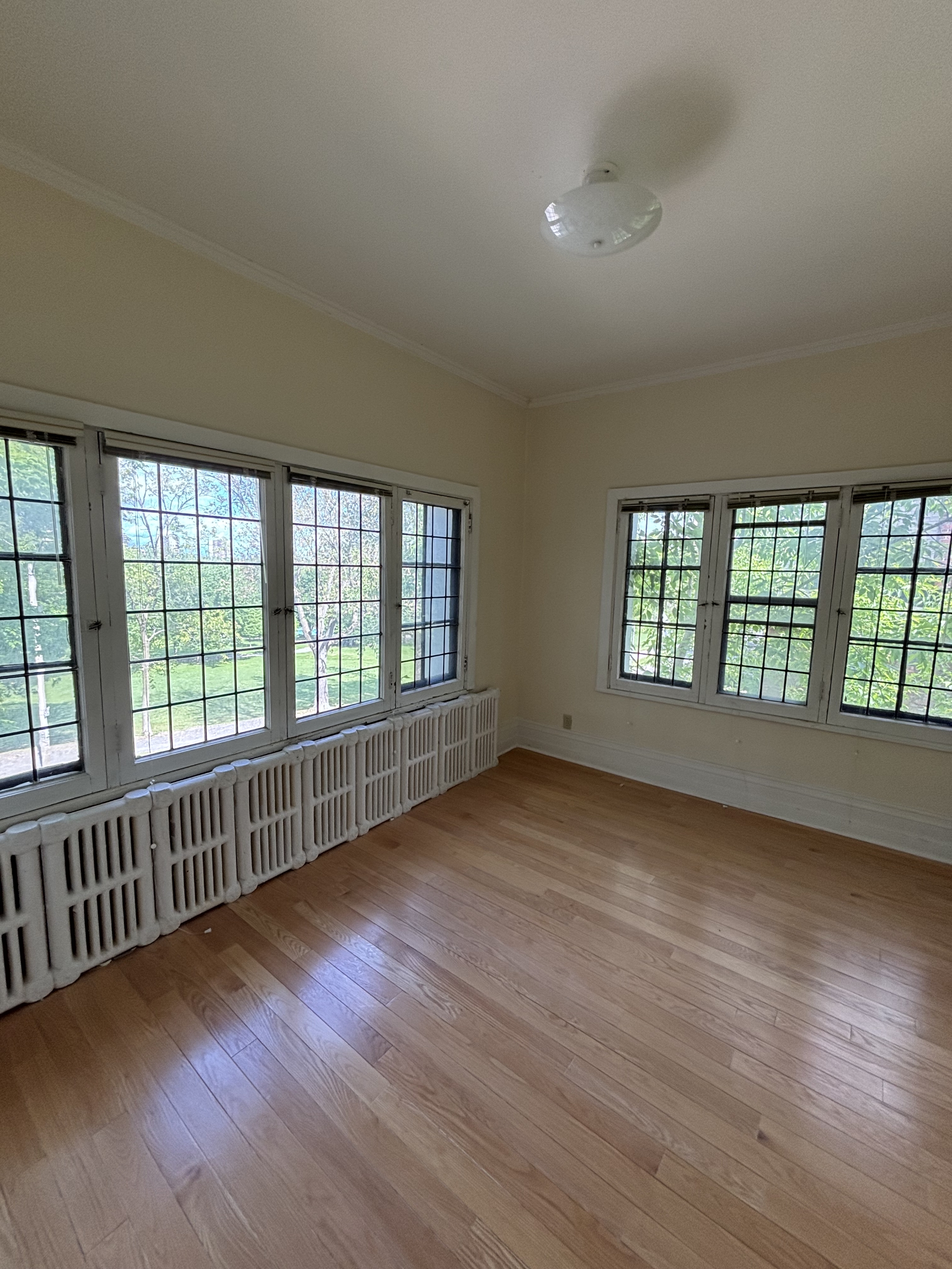 Ottawa Condo: 6 Range Rd